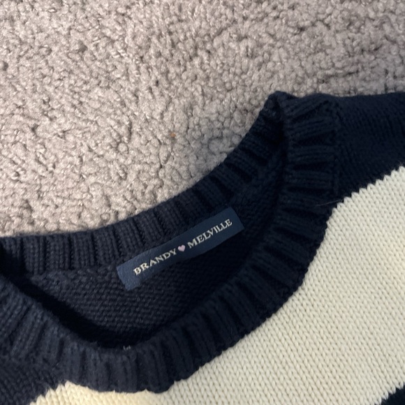 Brandy Melville Striped sweater - Picture 2 of 2